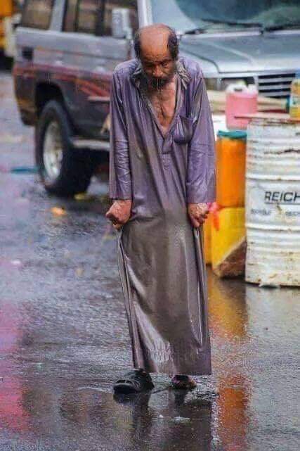 كل شيئ جميل في الشتاء الا ارتعاشة الفقراء .. اللهم ارحم كل فقيرا يرتعش بردا ⁦🙏🏻❤⁦⛈️⁩