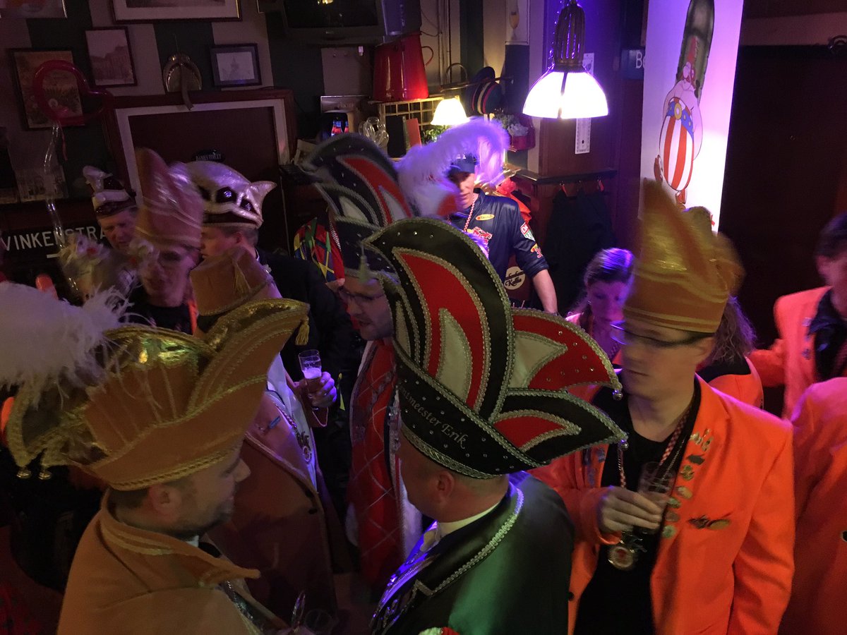 schuddebuik's tweet photo. Hoogheden onder mekaar, mooi da’j d’r bint @Spanvoggel https://t.co/sEfNTMlQQi