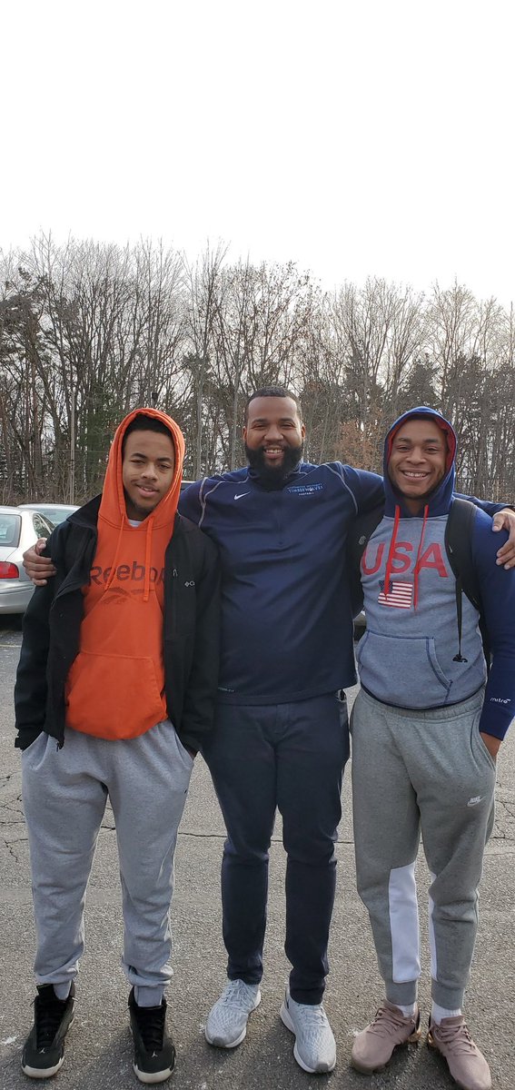 damarius_7's tweet photo. Thank you to the coaches for setting time aside to show me around campus!@CoachLA73 @The_WOOD_FB https://t.co/p8smUckYZA