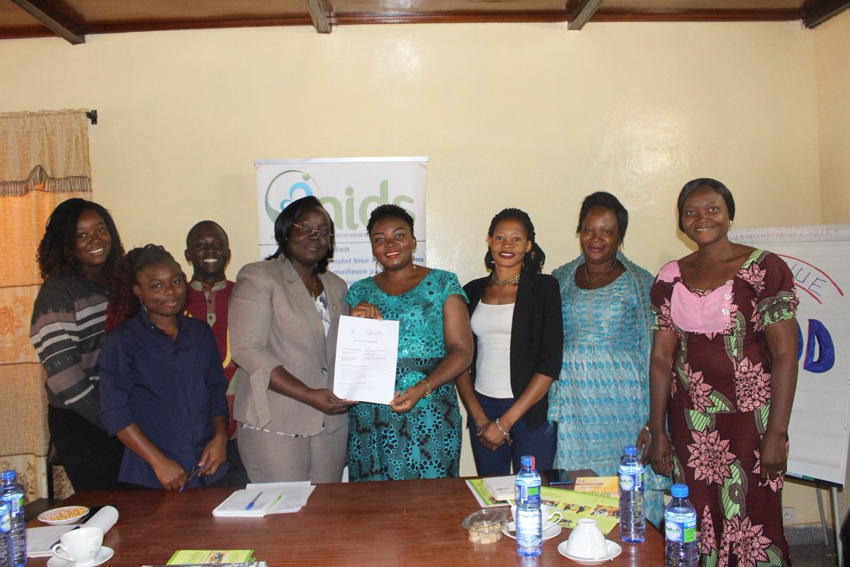 #Partenariat_stratégique et vie associative : les présidentes de #FADD et de #ONIDS renforcent leur collaboration, vendredi 17 janvier 2020 au sein du siège ONIDS.
@Séraphine_KANDO,  
<a href="/Thiomcy/">W. Cécile Yougbaré Th.</a>
#Burkina
Lire la suite:👇👇👇👇
m.facebook.com/story.php?stor…