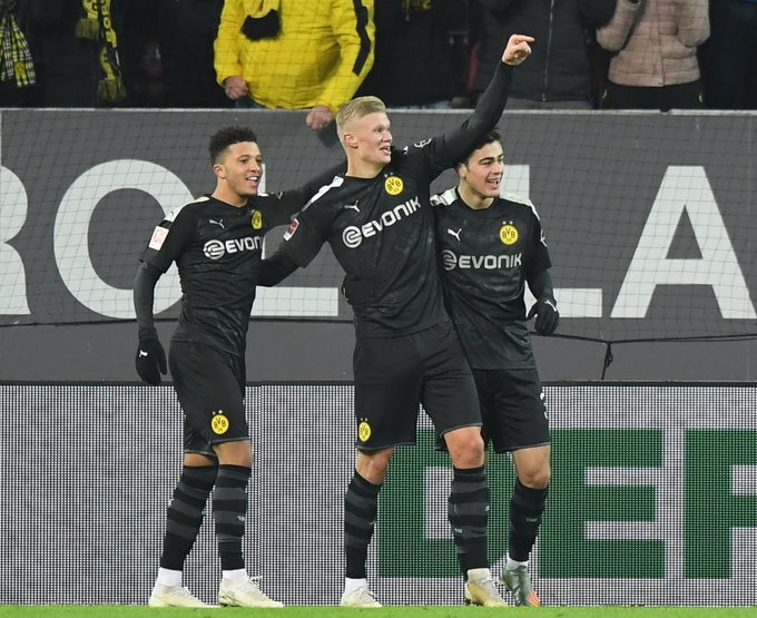 Flashscorecom's tweet photo. FT: #Augsburg 3-5 #Dortmund.
This kid is special! Erling #Haaland comes on with Dortmund 3-1 down....proceeds to score a 20 minute hat-trick and win the match!
#AUGDOR @BVB @BlackYellow #FlashScore @DortmundfansEN #Bundesliga
Match stats: https://t.co/G7Qx7NQMHo https://t.co/eIzeoqciMz