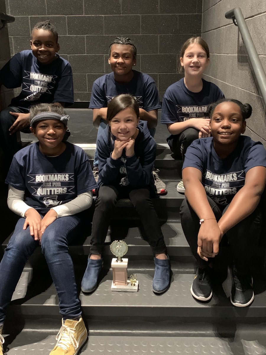 deb_billotte's tweet photo. @SandersES1 Reading Bowl Competition...Kids did amazing!!! https://t.co/sLXMelwXRd