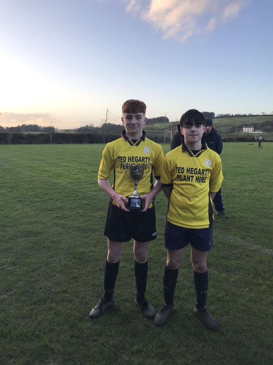 finolaodonovan's tweet photo. U 14 premier Cup Winners.@lyreroversfc #doublechamps #alreadyleaguewinners https://t.co/Js0UHmVxRe