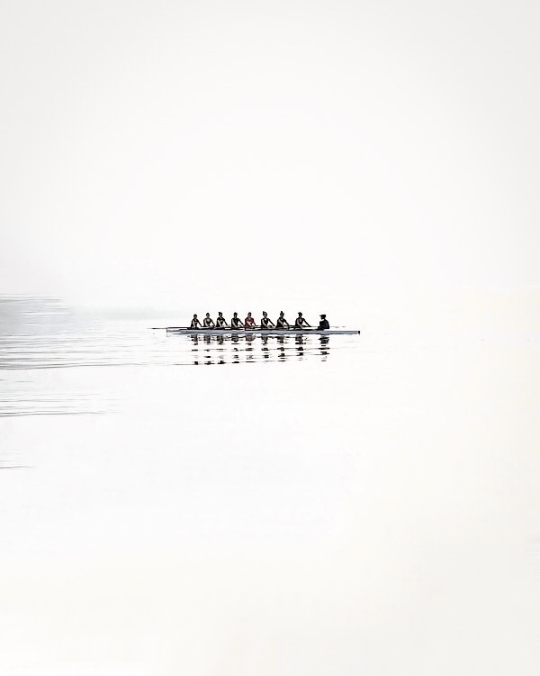 Upstream, Red Team! Red Team, upstream! 

📸 <a href="/RutgersWRowing/">RutgersWomensRowing</a>