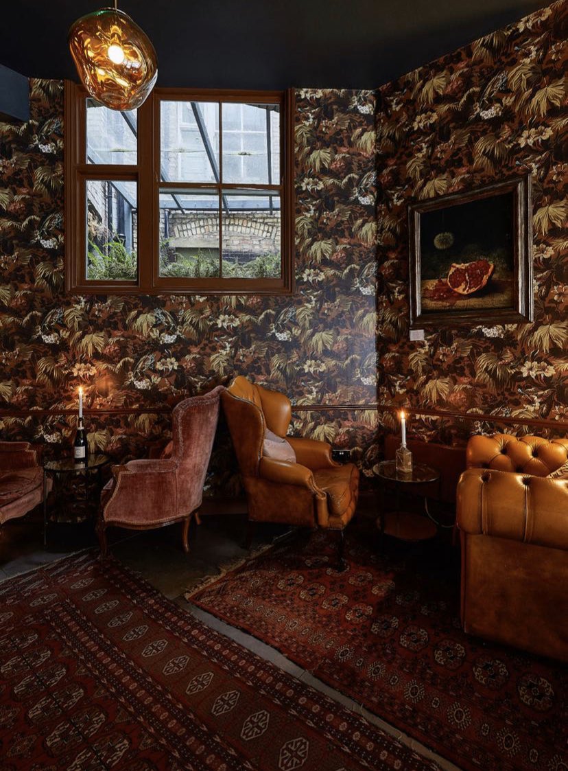 belmeis's tweet photo. It’s Saturday, we open at 5pm and you’ve nearly done three weeks of dry January - which is probably enough.⁣
⁣
Come see us tonight for amazing cocktails and get lost in our House of Hackney wallpaper!!!

#belmeis #muswelhill https://t.co/9d8ZeFnN50