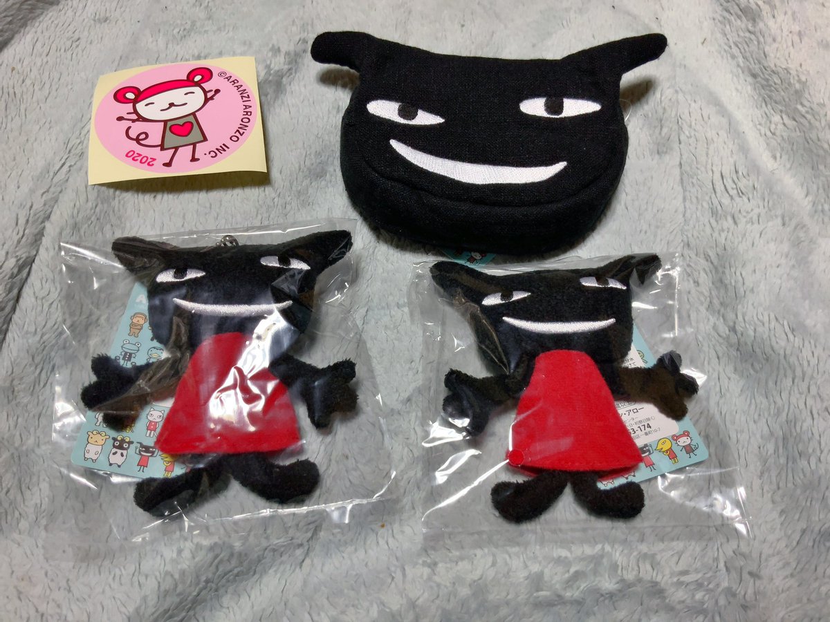 Lupin 3rd ポシェットとぶらぶらわるもの購入 ステッカーももらった ありがとうございます 実はこの間高千穂いくときにぶら下げて行って 帰りの新幹線までは確かにいたのだが そっから家に帰るまでにいなくなってしまったのだ あまりに早かった 泣