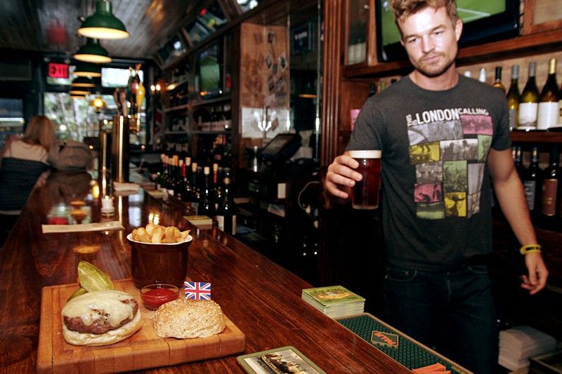 NBCPubPass's tweet photo. Say hello to @Joneswoodfoundry! This British bar will be serving Bacon Bitties and Sausage Sarnies while playing the Southampton verse Wolves game today at 10:00AM. JWF even has fresh @slyfoxbeer on tap, don’t miss out! #MySupportersPub 
@MancWolves @wolvesNY @Wolves @WolvesUSA https://t.co/igWfjIv4RK