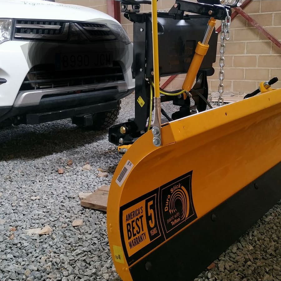 VegasdeMatute's tweet photo. Nuevo Equipamiento para afrontar posibles nevadas. https://t.co/y9Wg8PBkQO