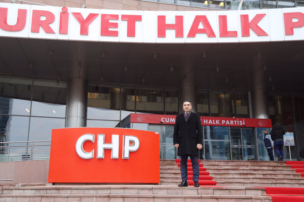 Genel Başkanımız Sayın Kemal Kılıçdaroğlu’na göreve geldiğimiz ilk günden itibaren geçen 9 aylık süreçteki faaliyetlerimizi aktardık, ilçemiz için önemli projelerimiz hakkındaki tavsiyelerini not aldık. Kendilerine destekleri için teşekkür ederiz. <a href="/kilicdarogluk/">Kemal Kılıçdaroğlu</a> <a href="/herkesicinCHP/">CHP 🇹🇷</a>