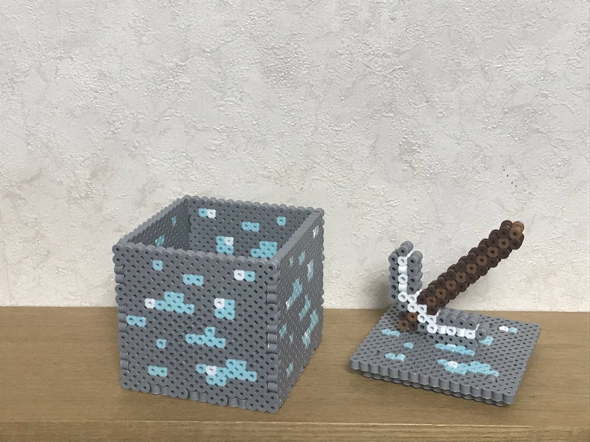 Sappoi さっぽい 立体アイロンビーズ マイクラのダイヤモンド鉱石で小物入れ作ってみました 接着剤不使用です アイロンビーズ 立体アイロンビーズ Minecraft マイクラ マインクラフト