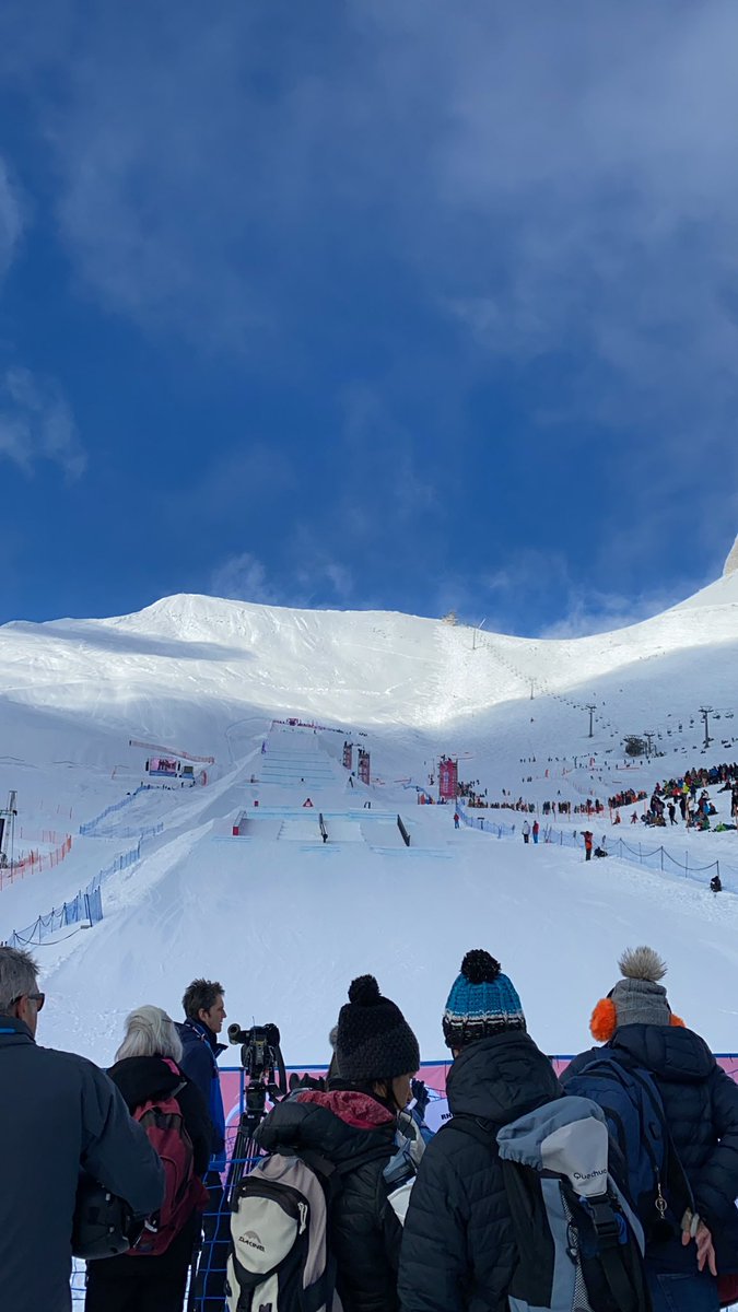 leslieannewalsh's tweet photo. Waiting for Snowboarding GO CANADA GO #Lausanne2020 #WOMANSFINAL #CBC https://t.co/wvwldi6BvW
