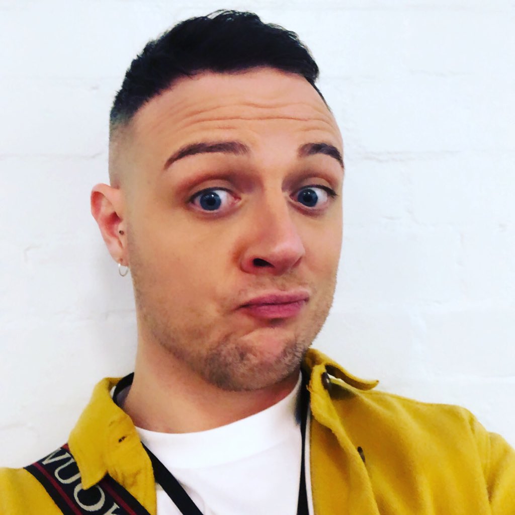 AledLloydRees's tweet image. I’m in #Landan son! @RuPaulsDragCon girls having a wee so thought I’d take a selfie! Huuuuggeeee Que! Thank god for urinals :)  #troutpout