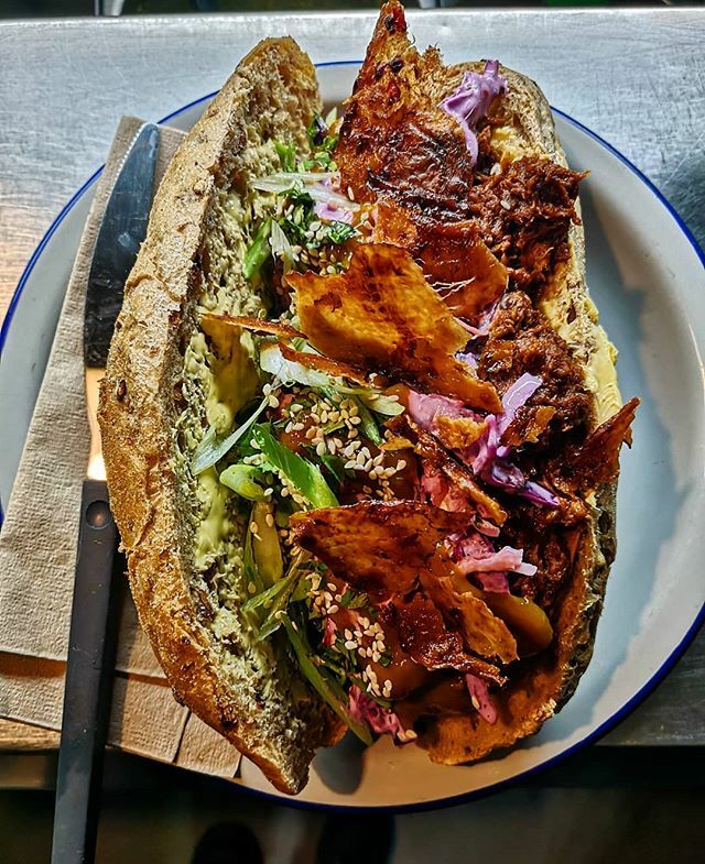 Dannyboy_37's tweet photo. Crispy chicken skin anyone?🙋 We've pimped up our chicken satay 👊 chicken legs marinated in honey, soy and spices- no wastage and full of flavour! 👌

No filter needed 🤩

#thugsandwich #thugsandwichco #thuglife #sandwichporn #special #chicken #satay #n… https://t.co/CHMchGNYIB https://t.co/2IEJ5za9Kq