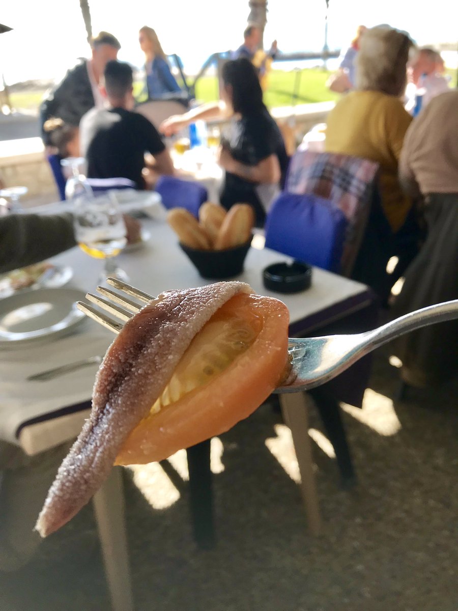 RenoirGuides's tweet photo. #Málaga #Pedregalejo
#anchoves
#babysquid cooked in its own ink
#scallops
At
El Caleño
Paseo Marítimo el Pedregal
Set on the lively promenade in Pedregalejo, Chico is front of house and his wife is in the kitchen. A superb place to eat super fresh fish, cooked in front of you https://t.co/JQfxllHz6P