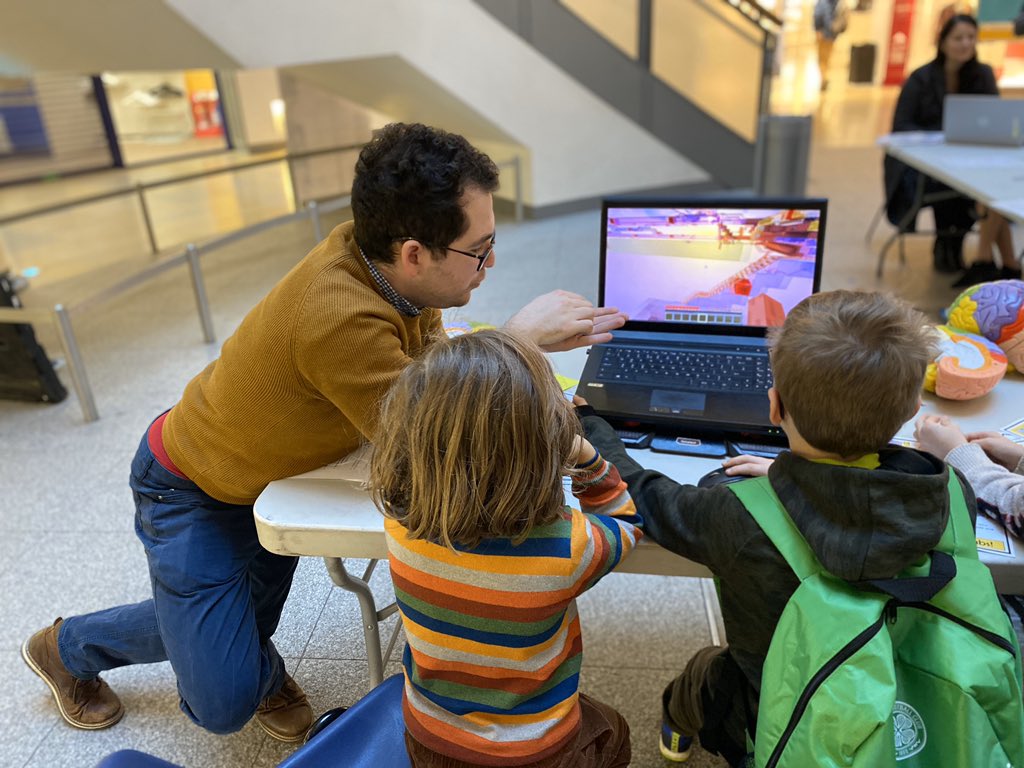 LeithLabs's tweet photo. That's us off with #NeuronSafari! Exploring the brain through @Minecraft with @EdinUniNeuro researchers.
Come join us today at @Ocean_Terminal til 4pm today! #leith #STEM https://t.co/sDJJL1X2Al