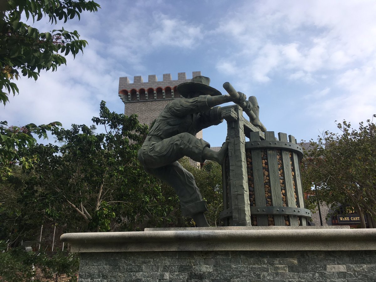 DaveDTC's tweet photo. So cool to be visiting this Napa Valley space in Vietnam today! Even the iconic grape 🍇 crusher statue is represented here ! @VisitNapaValley @trinitascellars https://t.co/iYO4PJ5zXC