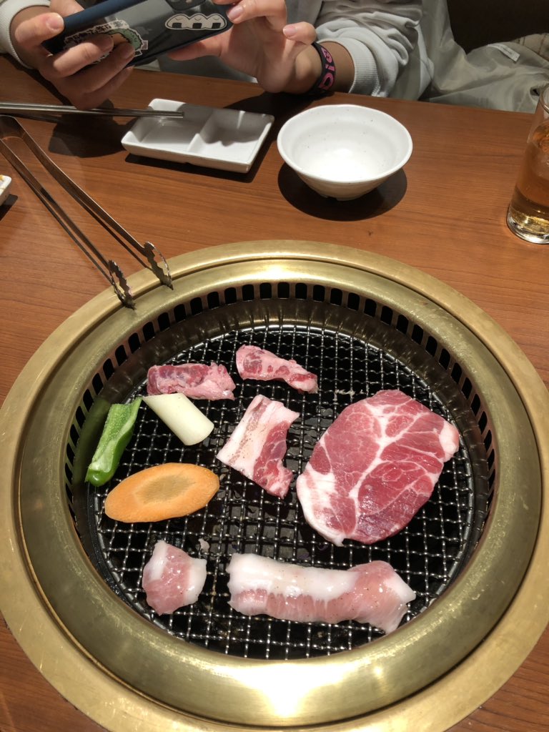 mochi_mol's tweet photo. 今日会ってくれたフォロワーさんたちありがとうございました😆
終了後に焼肉行ってきて満足😝 https://t.co/OcIBqLfjVR