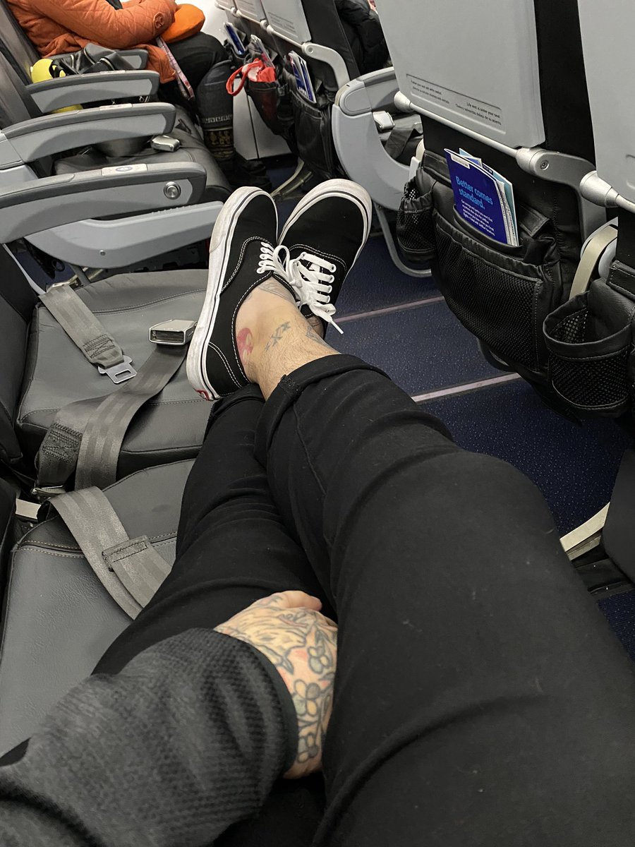 blakexkunkel's tweet photo. Just want @eidola to know the legroom I have on this flight this morning!

#blakelife https://t.co/Z0o6nZkYJ0