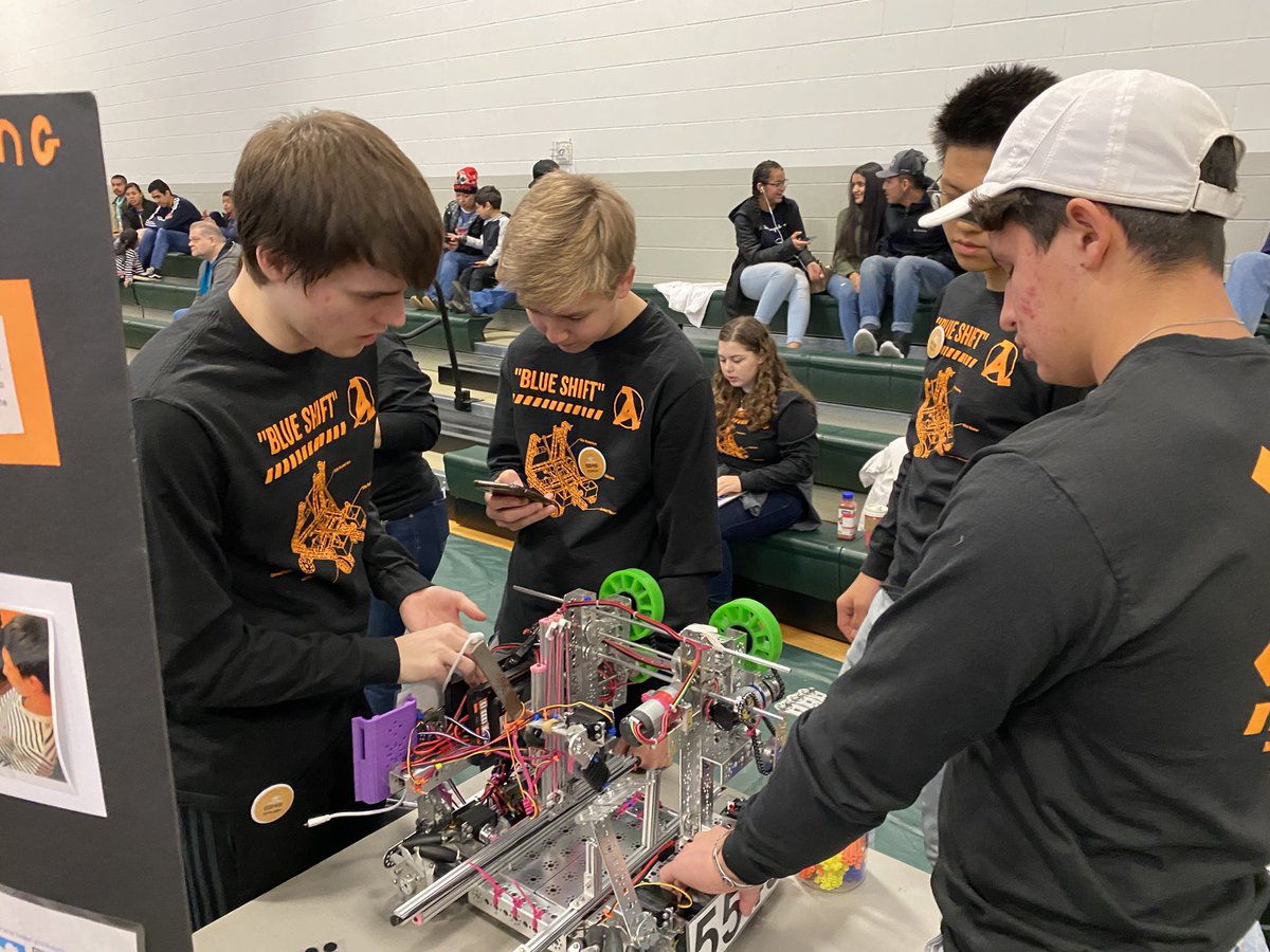 ASRobotix's tweet image. Team 5549 BlueShift Robotics in Raleigh preparing for competition today! #GoBlues #FTC @AshevilleSchool