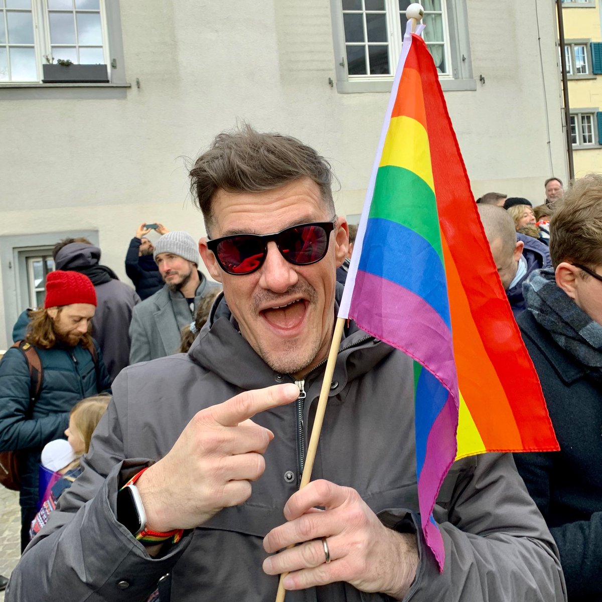 EricMueller's tweet photo. Equal rights for all, Switzerland!! 🌈 🇨🇭 https://t.co/hfIwz3hyVq