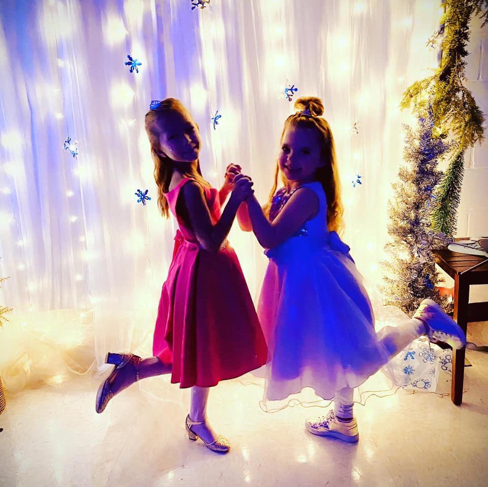 HH_Dragons's tweet photo. Dragons dressed to impress and danced the night away at the Winter Ball ❄️ Always one of the best events of the year! https://t.co/nvvTHuYNS4