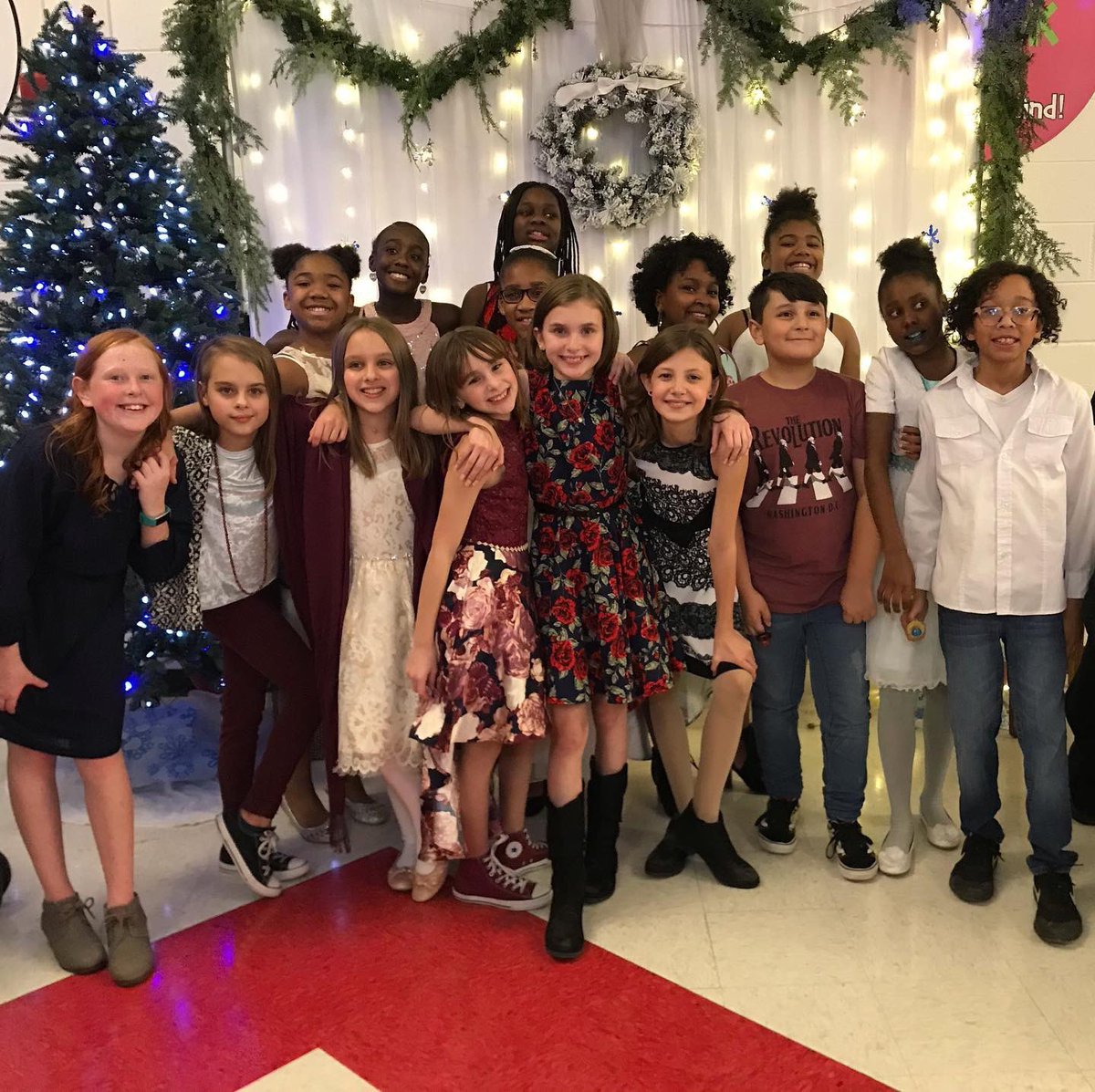 HH_Dragons's tweet photo. Dragons dressed to impress and danced the night away at the Winter Ball ❄️ Always one of the best events of the year! https://t.co/nvvTHuYNS4