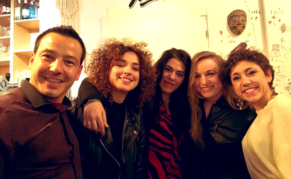 jorgegpalomo's tweet photo. “¿Alguna cómica en La Sala?”🤪

🎙✅ Lo pasamos en grande con estas tres mujeres #Descontroladas: @VirginiaRiezu @PatGalvan #BiancaKovacs. 👏🏻👏🏻👏🏻

.@LaSalaRNE @RevistaGodot #standupcomedy 😂🎉👍

👉@BabelCine
#Torrelodones #Madrid 
¡Enhorabuena, amigas! 🙃🎙 https://t.co/Erk0wdQLKv