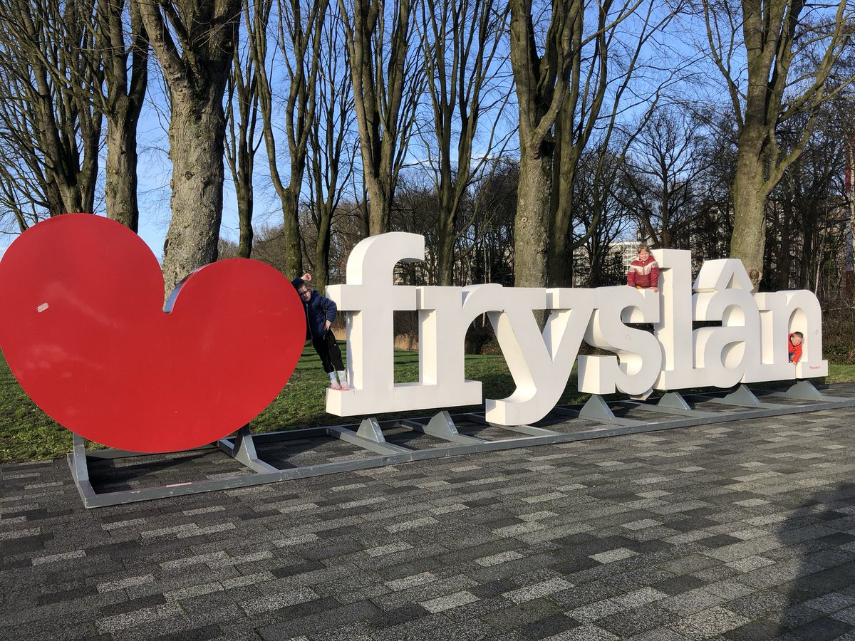 Kids leren schaatsen in <a href="/Thialf/">Thialf</a> #lovefryslan