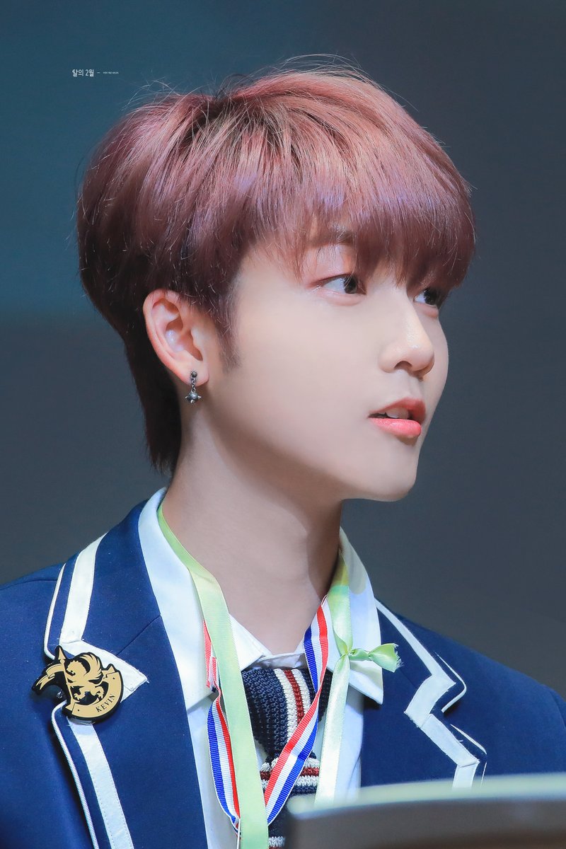 FOT_MOON's tweet photo. 190504
#더보이즈 #THEBOYZ 
#케빈 #KEVIN #문형서 https://t.co/XMYy9EwRV5