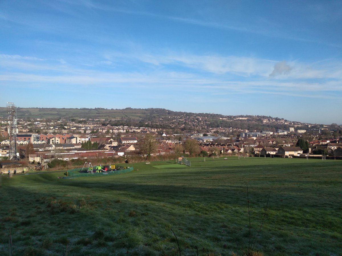 EBurford1's tweet photo. It's great to get out and give a bit back to nature whilst also enjoying this beautiful view! #volunteering #bathscape #wildlife #nature @Bathscape @avonwt https://t.co/yMCfIPlLPB