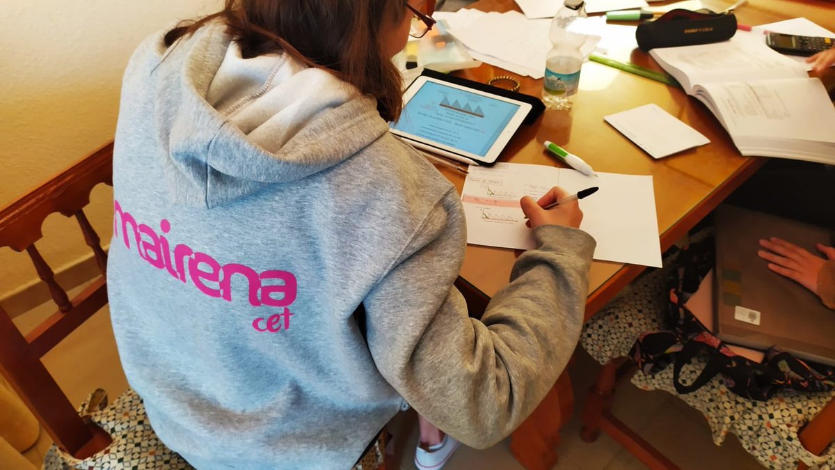 mairenacet's tweet photo. Convivencia de estudios en la playa!! #findesemana #residenciaestudiantessevilla #residenciacet #estudiantessevilla https://t.co/TYA0fCYil9