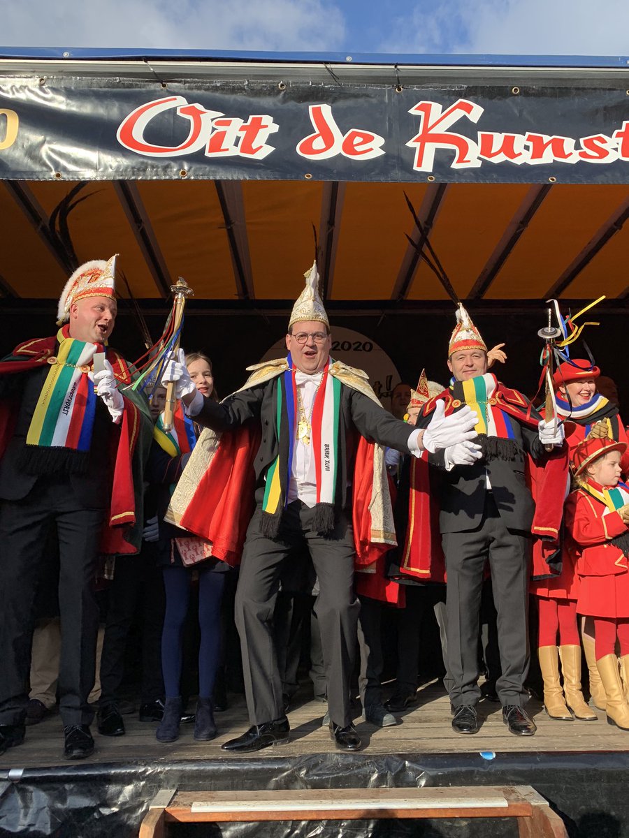 keiebijters's tweet photo. Broos Swinkels jr. is Prins Briek XLVII! #Carnaval2020 #oitdekunst #helmond https://t.co/DXumfmTCcN