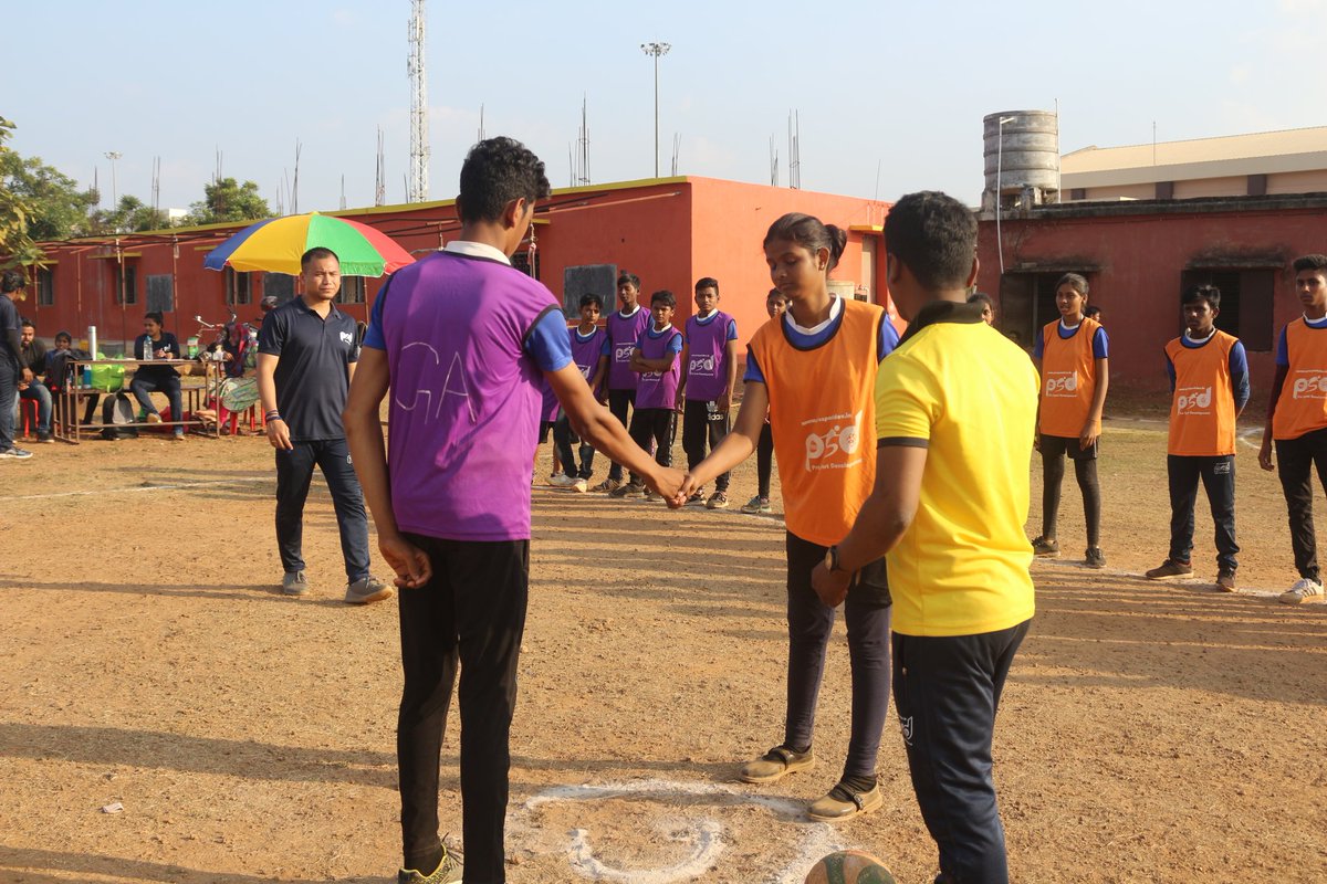 SuheilTandon's tweet photo. What a day it's been at the 3rd Edition of the #MixedGender Netball tournament organised by @ProSportDev in Bhubaneswar!
Sporting values of fairplay, respect, camaraderie & cooperation in full display #CommunitySportsProgram #Sport4Good https://t.co/c8y3NHXqHk