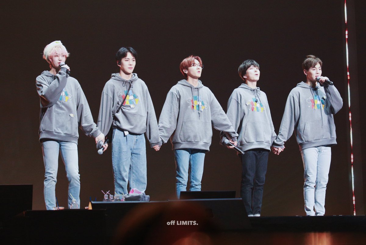 offlimits_x's tweet photo. 200118 #몬스타엑스 고생했어🤍 https://t.co/qMGhBkezp2