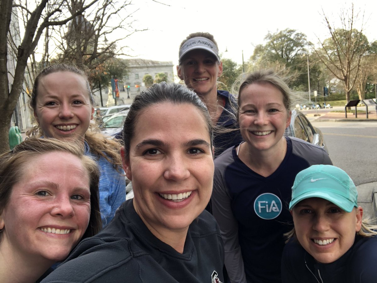 6 lovely PAX for a chilly 7 miles downtown, across the river and back again. Getting Cheerleader ready for <a href="/MGCLongRun/">MGC Long Run</a> 
Great work ladies! <a href="/FiAColumbia/">FiA Columbia</a> #bettertogether #hills  #V2Viscoming