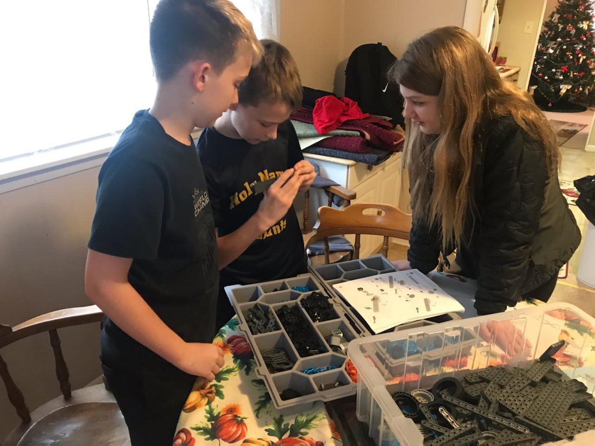 Holy Name Giants tweet media