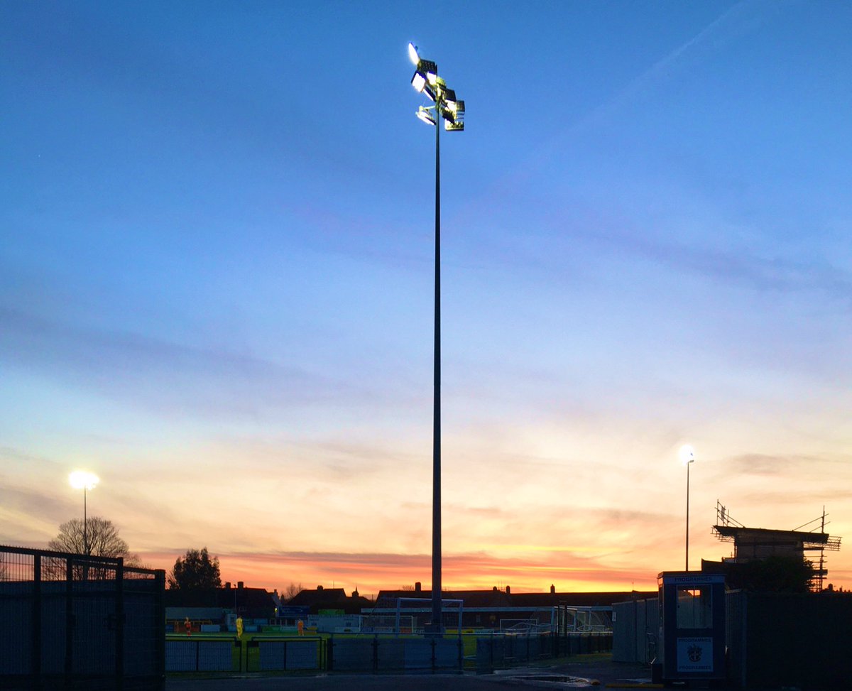 benjhunt's tweet image. Lovely evening in the People’s Republic of West Sutton. #PROWS