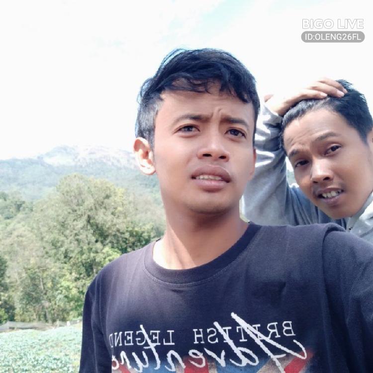 BoyDoni13's tweet photo. Masuk dan nonton LIVE C.A.E.🌐UCIL_95 di #BIGOLIVE  
https://t.co/s2mvX0E2Fw https://t.co/NravWcdyVT