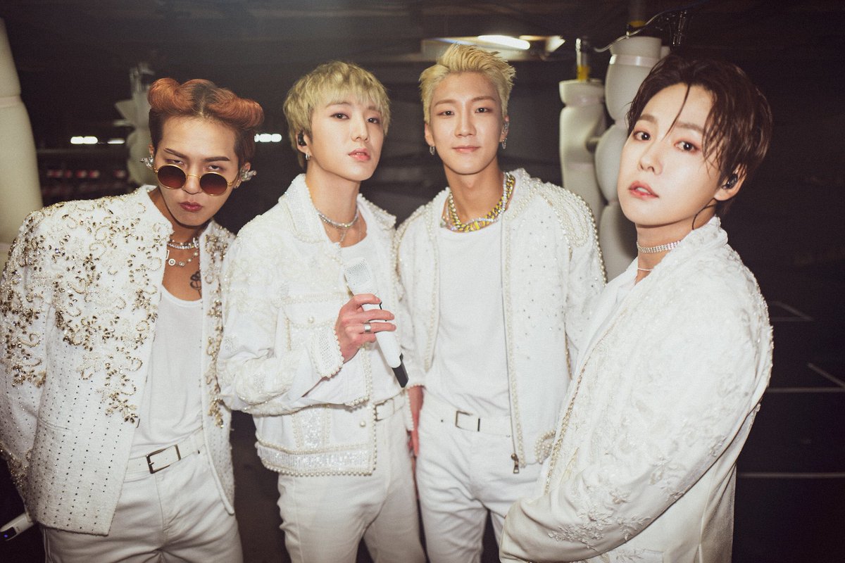 official_yoon_'s tweet photo. Winner x KL 💙🙏🏻💙🙏🏻 #WINNERCROSSTOURinKL https://t.co/YLxp65sGH1