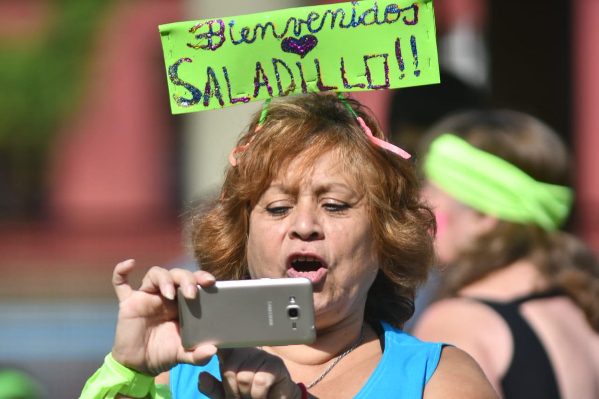 DepTurRosario's tweet photo. ¡Así se vive el #VeranoEnRosario! 💦🌞

Más de 1.500 adultos mayores de las 33 colonias con pileta de @MuniRosario disfrutan de una multitudinaria clase de #acuagym en Saladillo 🎉🥳

#VeranoDelRespeto https://t.co/i3nO5HQPzn