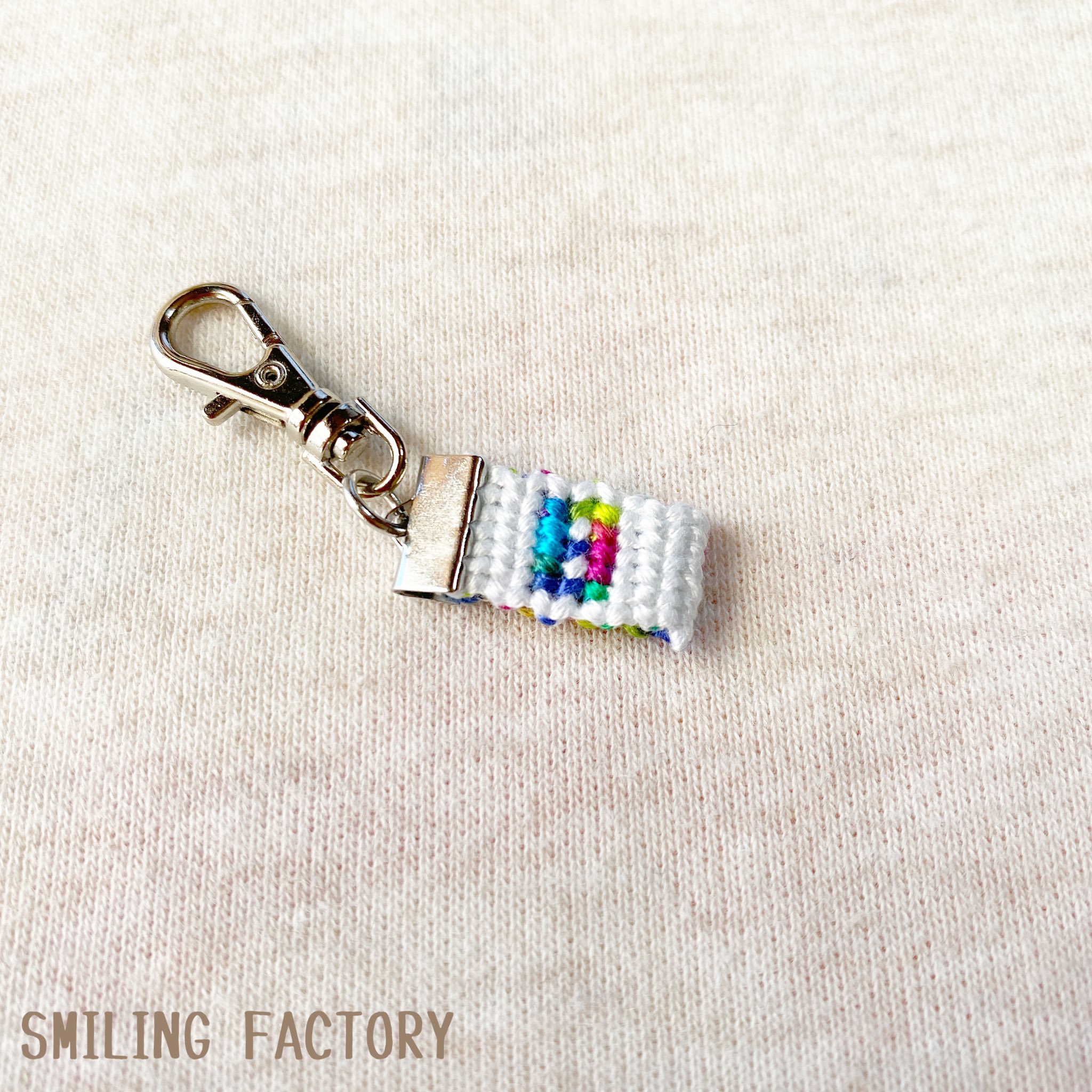 Yaaya Smilingfactory No 8のミサンガチャーム もしくは アルファベットのb または 無限大 でも ミサンガ Friendshipbracelet ハンドメイド Handmade チャーム キーホルダー 数字 八番 カラフル シルバー 無限大 はち エイト