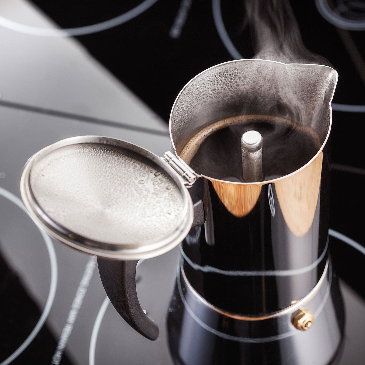 CookabilityShop's tweet photo. Enjoy a nice hot #coffee made in a Stellar #espresso
- Mirror polished stainless steel
- Suitable for all hob types including induction
- Cool to touch, heat resistant handle
- Dribble free pouring spout
- Dishwasher safe
- Stay cool handle
- Lifetime guarantee
#WottonunderEdge https://t.co/vUgAt0nqoA