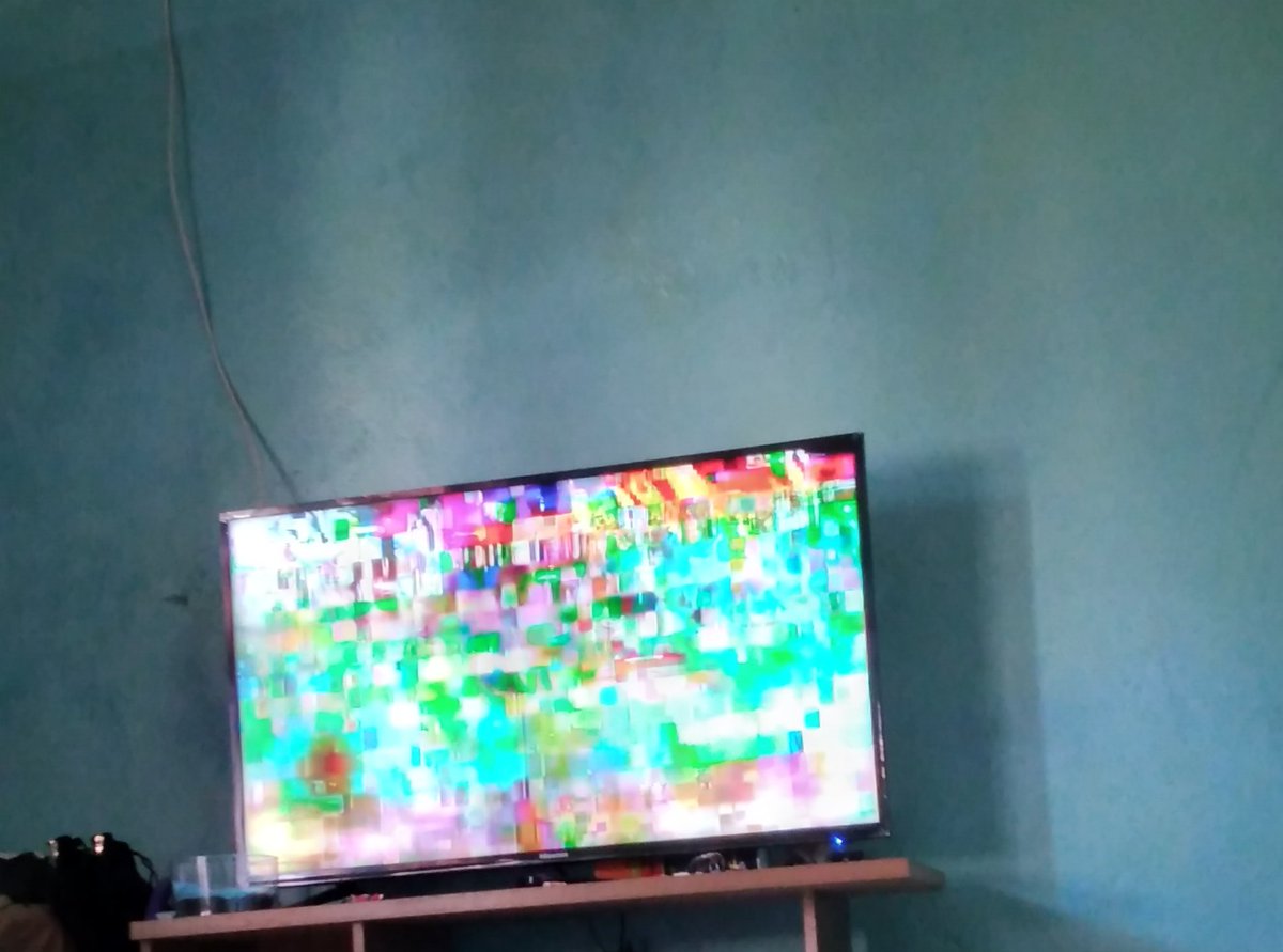BeckyJlo's tweet photo. @Zuku_WeCare this happened to account number 744134 before all the channels went off. Please rectify https://t.co/WLzrFYu7vC