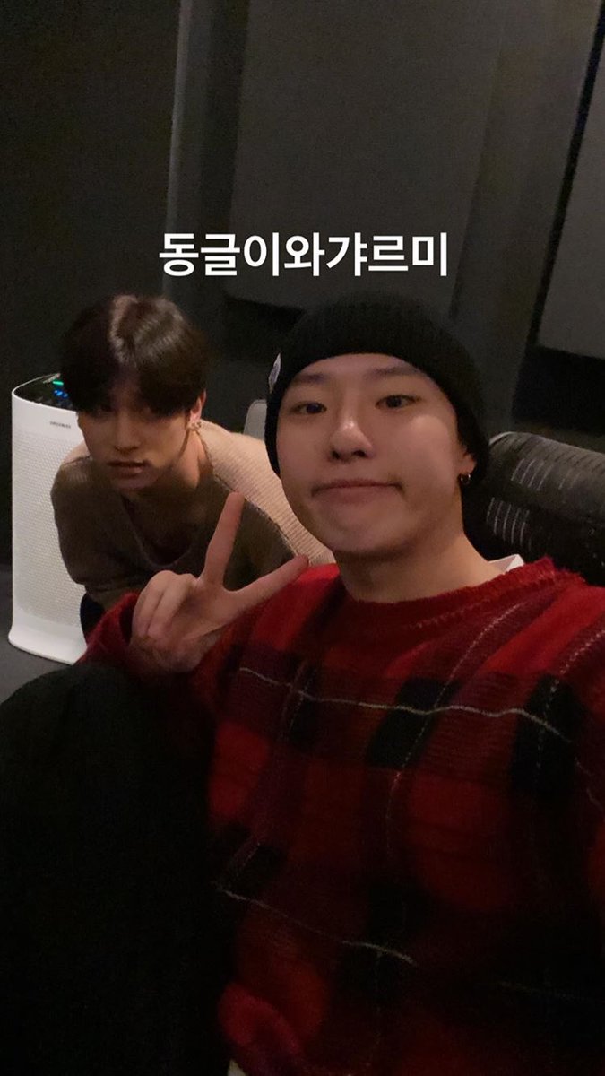 foreunsangi's tweet photo. - Yohan posted selca + new hair color
- Wooseok ig live
- Seungyoun AnysongChallange
- Seungyoun posted selca with Hangyul
- Seungwoo sang on his insta story

Hyung liners with their "Giving our oneits energy" agenda and save this fandom from the drought ♥
#form_NewX1 https://t.co/kdsHGpUwh4