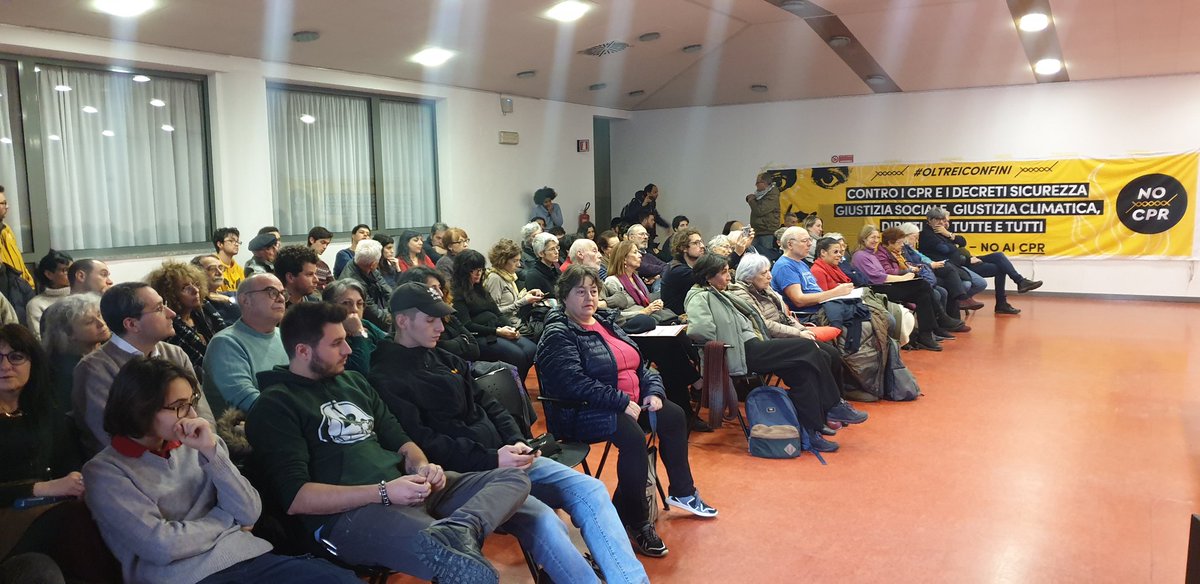 prc_lombardia's tweet photo. Con la relazione introduttiva dell'avvocato Eugenio #Losco si aprono i lavori dell'assemblea pubblica regionale della Rete "Mai più lager - NO ai CPR".
@nocpr1
#NoCpr #maipiùlager #lagerdistato https://t.co/BLz6ctJJXC