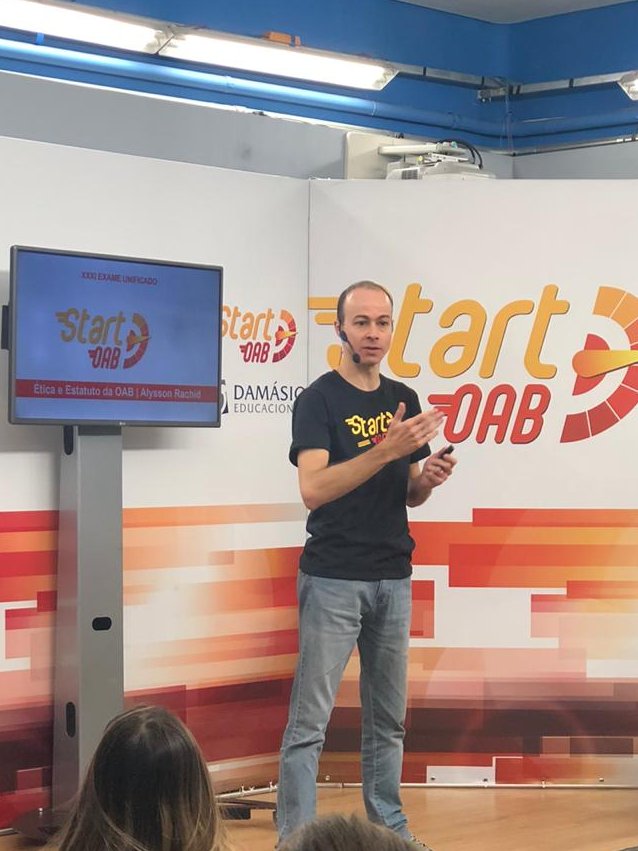cursodamasio's tweet photo. @madeiradez @betorosio @patvanzolini @MuriloSechieri @profaflavia Agora no #StartOAB, temos Ética e Filosofia com o Prof. @alyssonrachid. 

Assista pelo youtube: https://t.co/DfL51oafl3 https://t.co/42d4cwFmLe