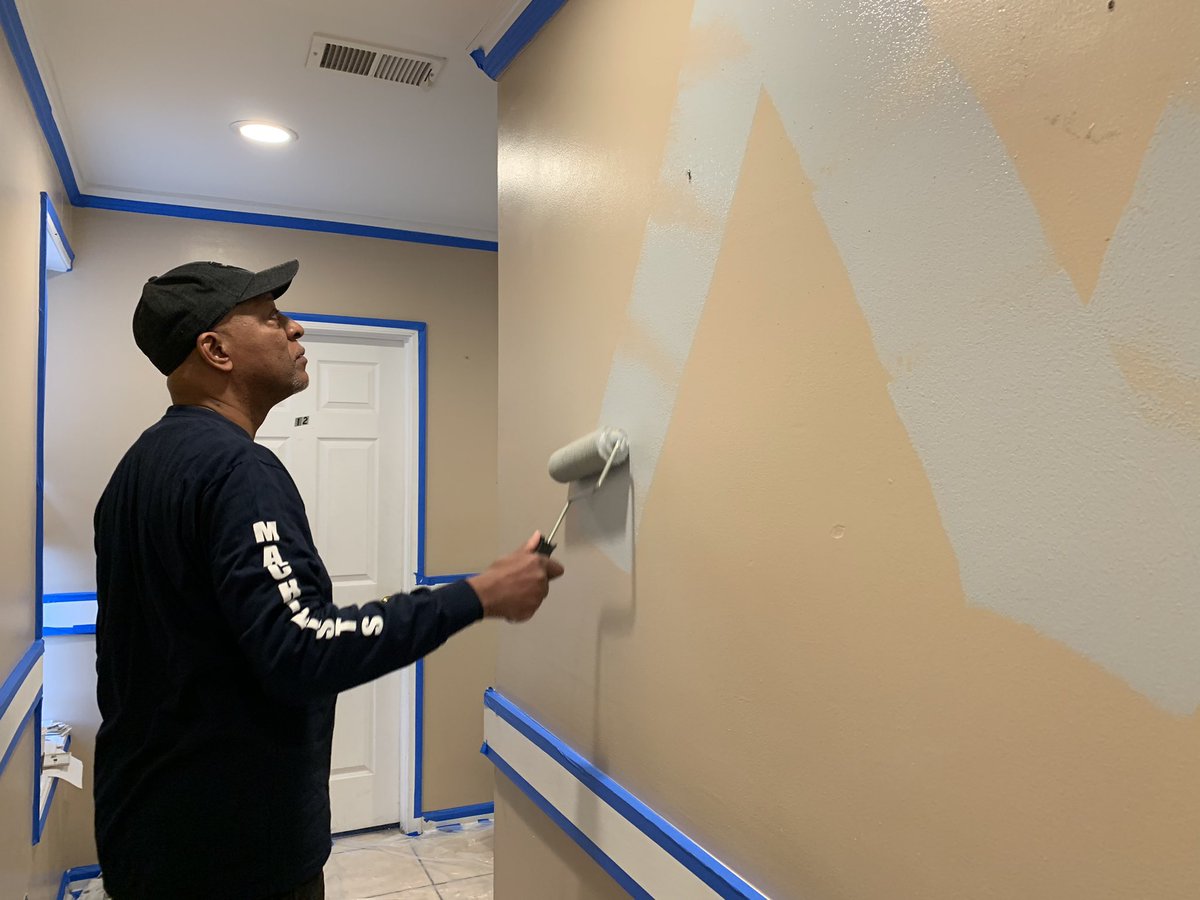 IAM_Union's tweet photo. Rise and shine! We’re teaming up with @unionveterans this morning to restore a home for homeless veterans. #MLKconf https://t.co/VUCplwlzeZ