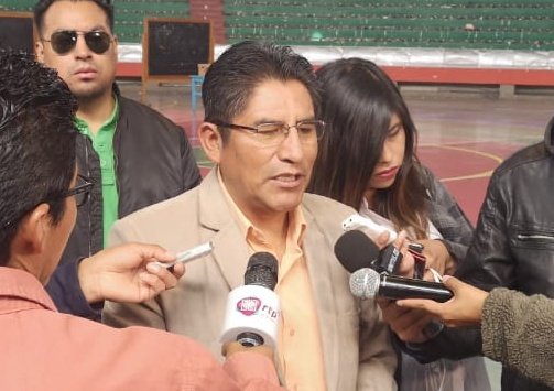RadioLider97's tweet photo. Se desarrolla el congreso departamental de #LaPaz del @tercersistema_ en el Coliseo Cerrado Julio Borelli Viteritto,el líder del partido @FelixPatzi anuncia que invitó a las 20 provincias con sus regiones y municipios para determinar acciones rumbo a las #EleccionesNacionales2020 https://t.co/q9gveqtzry