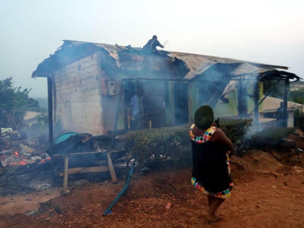 MimiMefoInfo's tweet photo. The life savings of a Bali Nyonga trader brought down to ashes in less than one day.

This is the outcome of Friday's military raid in the village. The shop situated few kilometres from the village square was set on fire and other houses in different quarters. https://t.co/jtum5MEfco