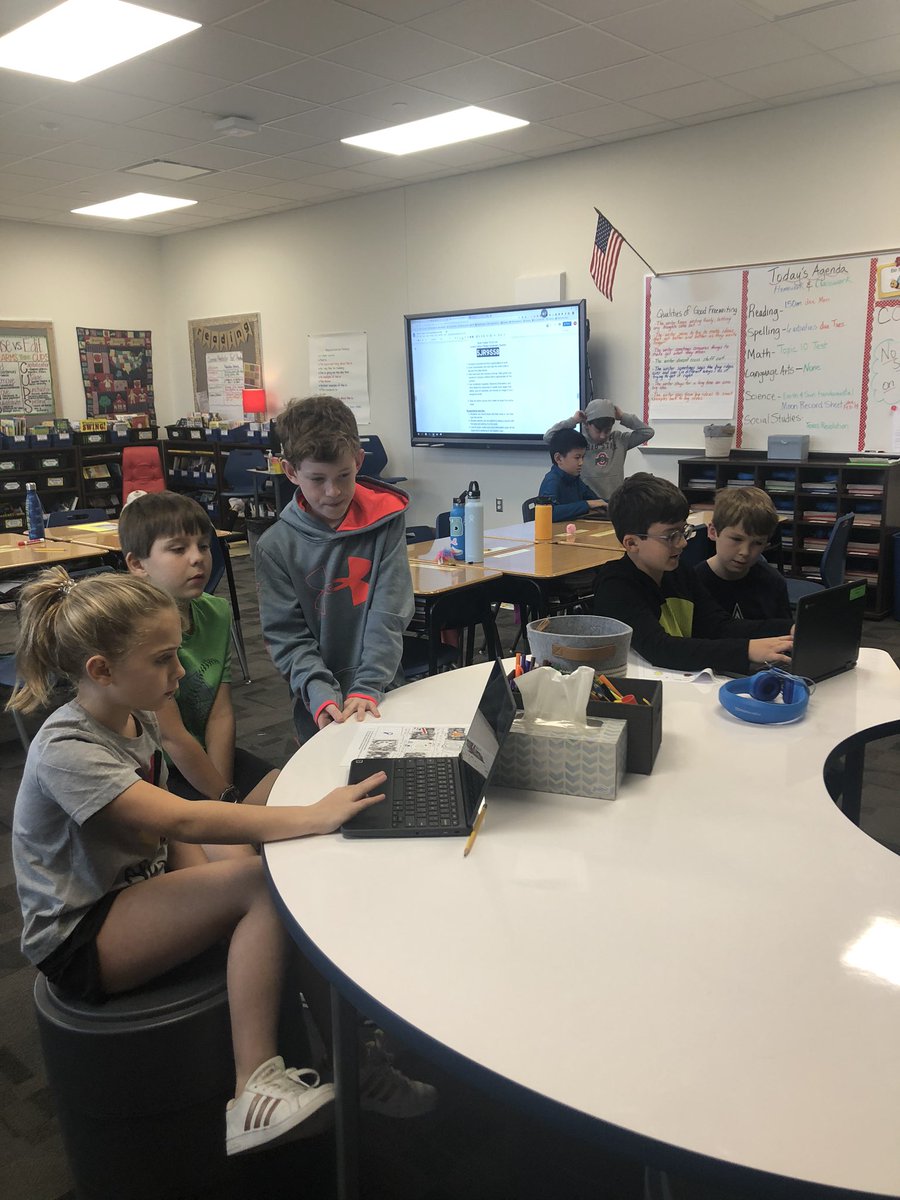 vonendg's tweet photo. 4th graders teaching 4th graders. Thank you Mrs. LaViolette’s class. We enjoyed learning Book Creator. @BookCreatorApp 
@BradfieldBold @laviolk @reginadumar @BrCIT https://t.co/iawORuGU20
